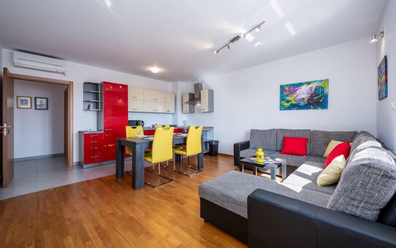 Apartment Laura House With