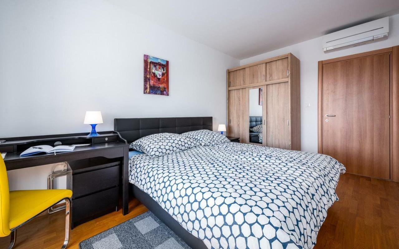 Laura House With Apartment Umag